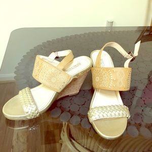 Kenneth Cole Reaction leather embossed sandal